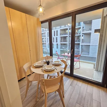 With A Private Terrace Appartement *